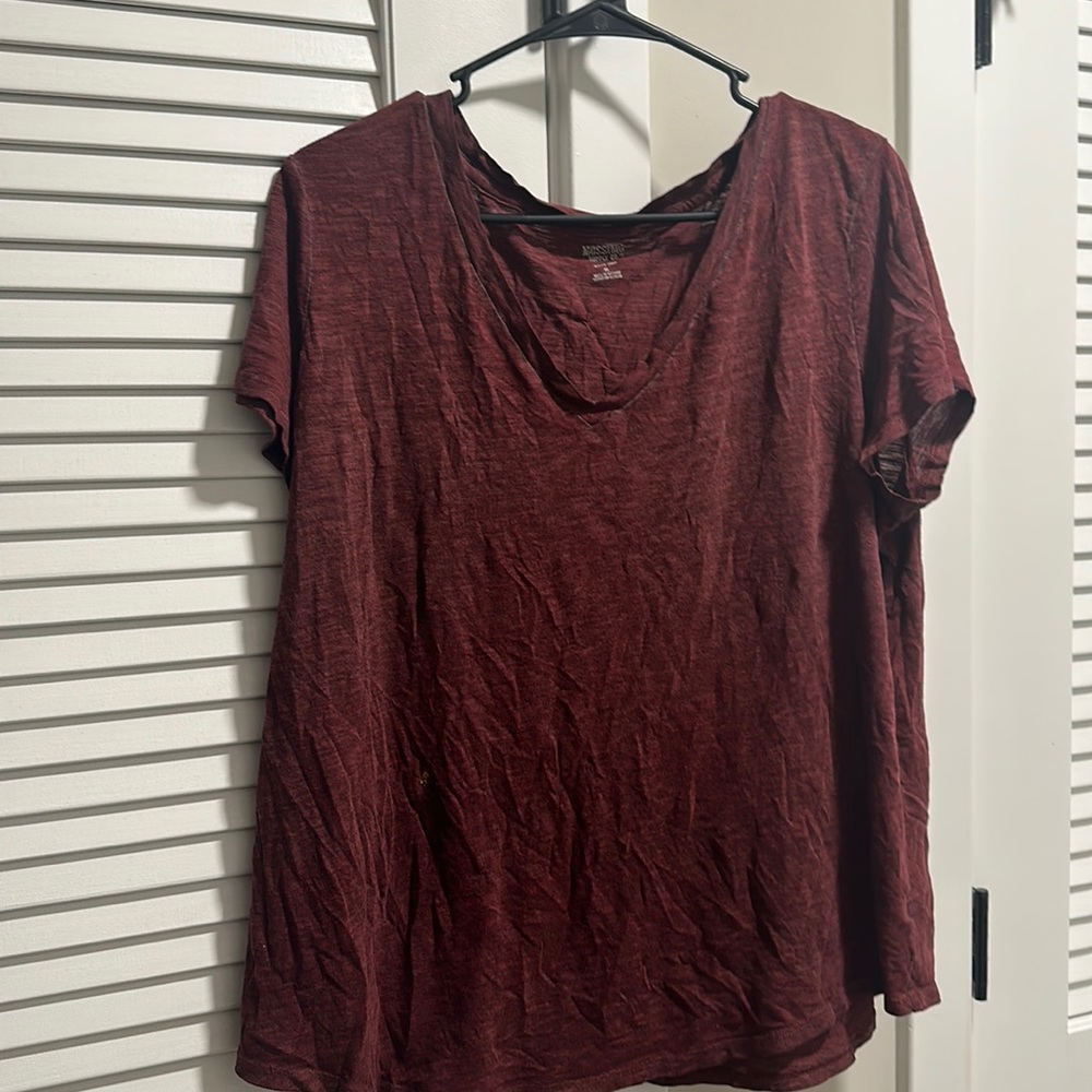 Maroon t shirt